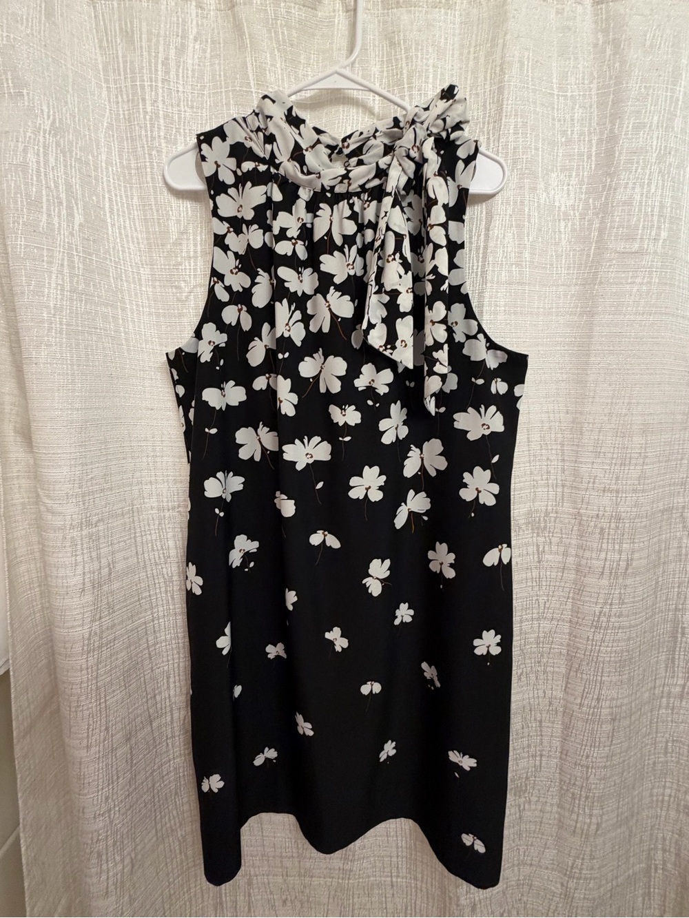 Ann Taylor Black and White Floral Tie-Neck Dress